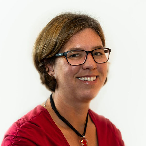 Dr Sarah Hughes